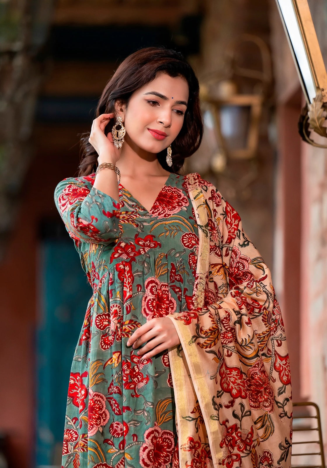 Women's Grey And red Printed Viscose Rayon Kurta, Pant And Dupatta Set