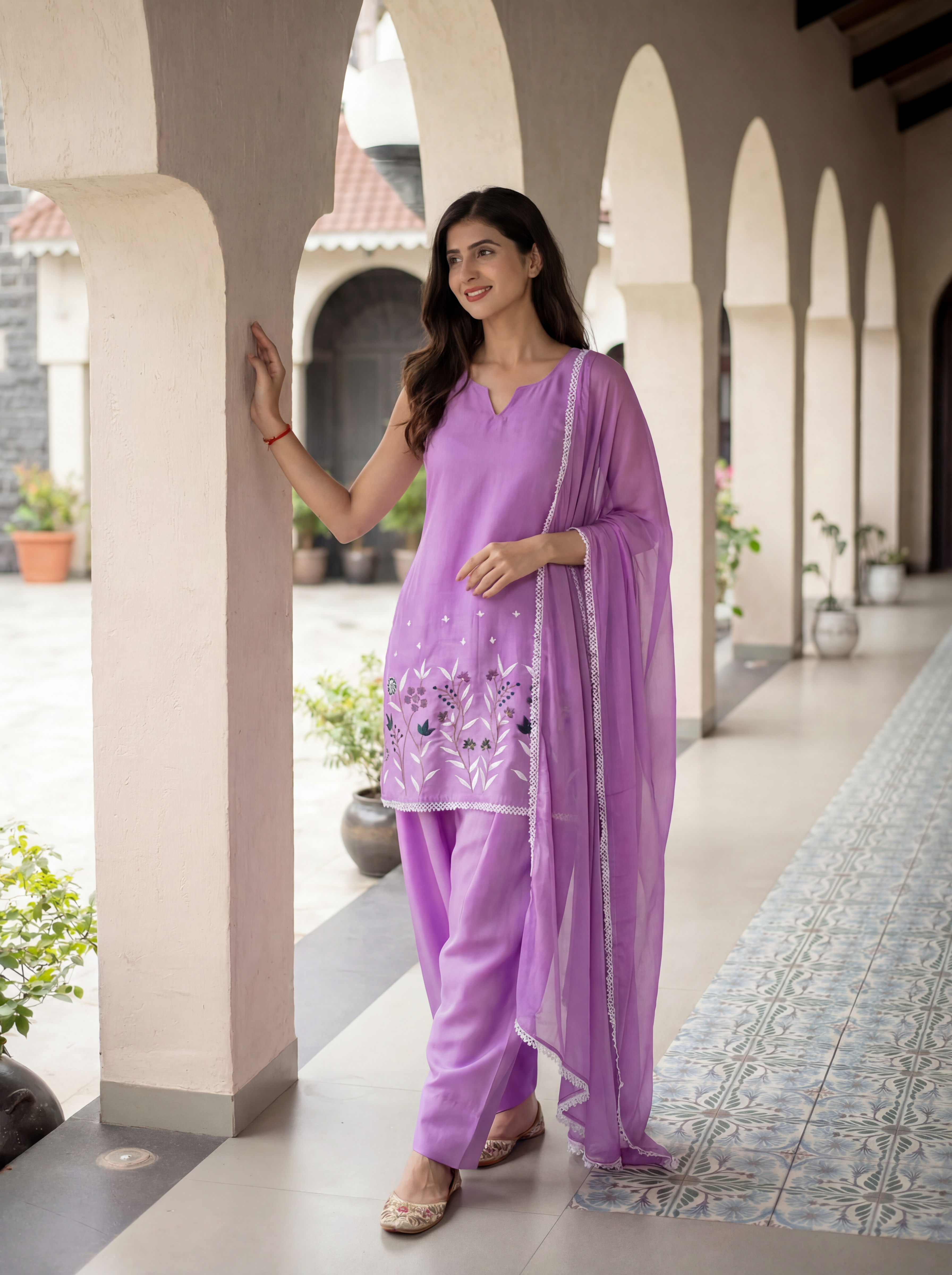 Women's Lavender Pure Muslin Floral Embroidered Kurta Set