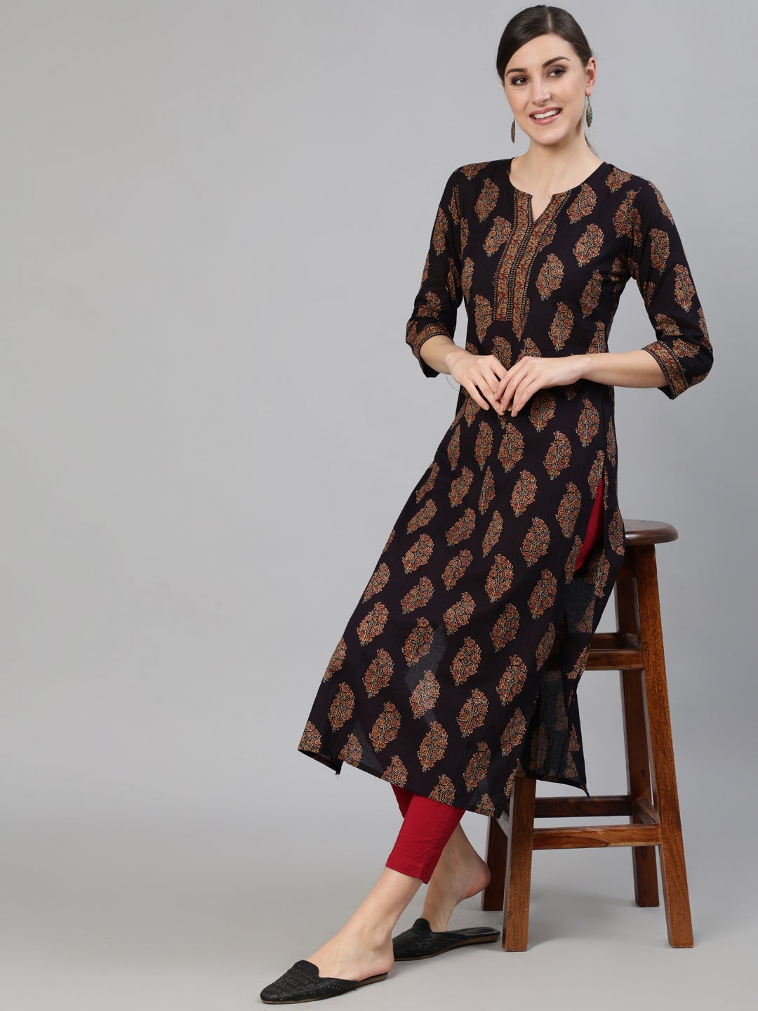 Women's Black Ethnic Printed Straight Kurta With Three Quarter Sleeves