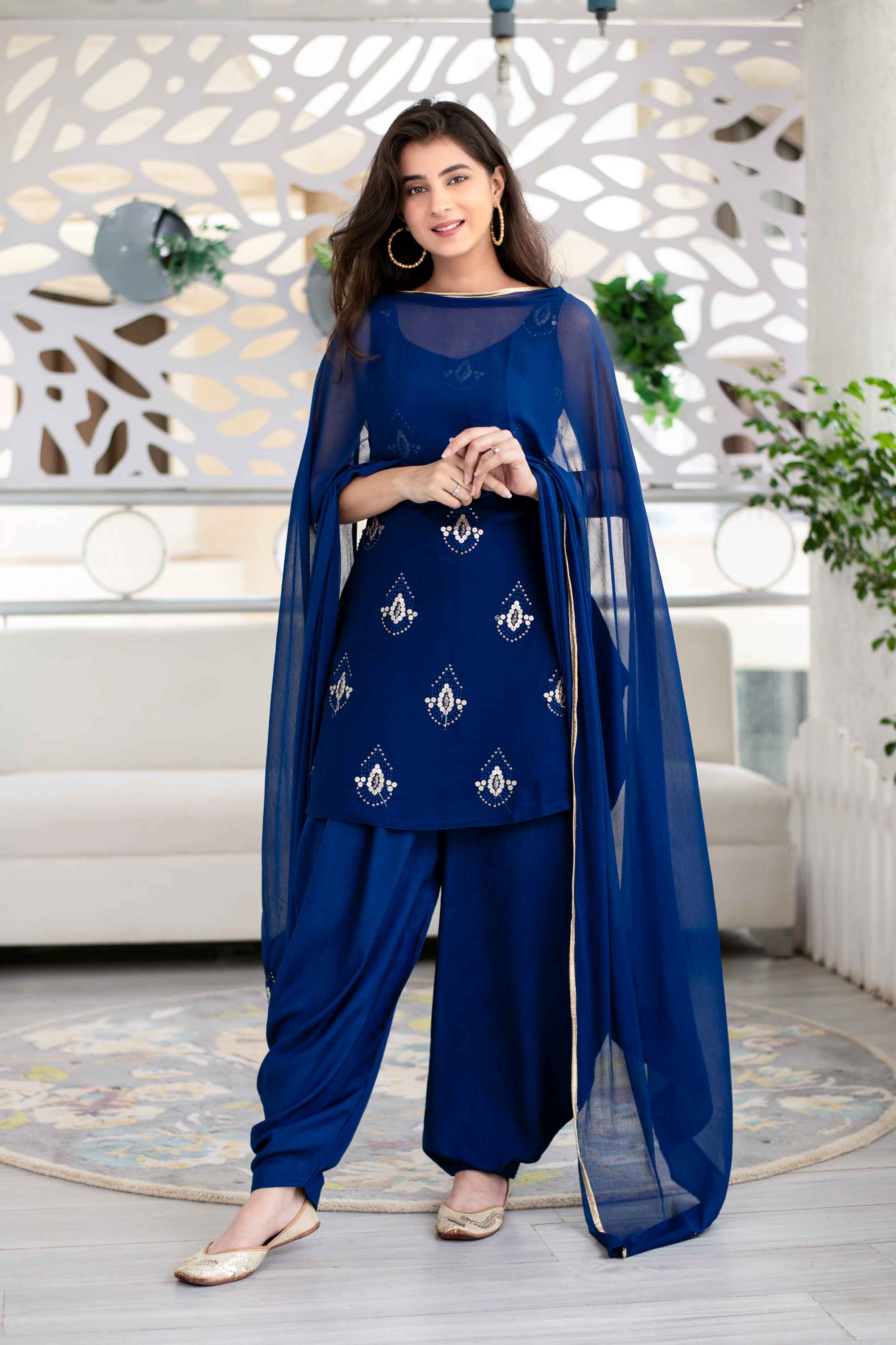 Women's Deep Blue Georgette Round Neck Kurta Set (3-Piece Set)