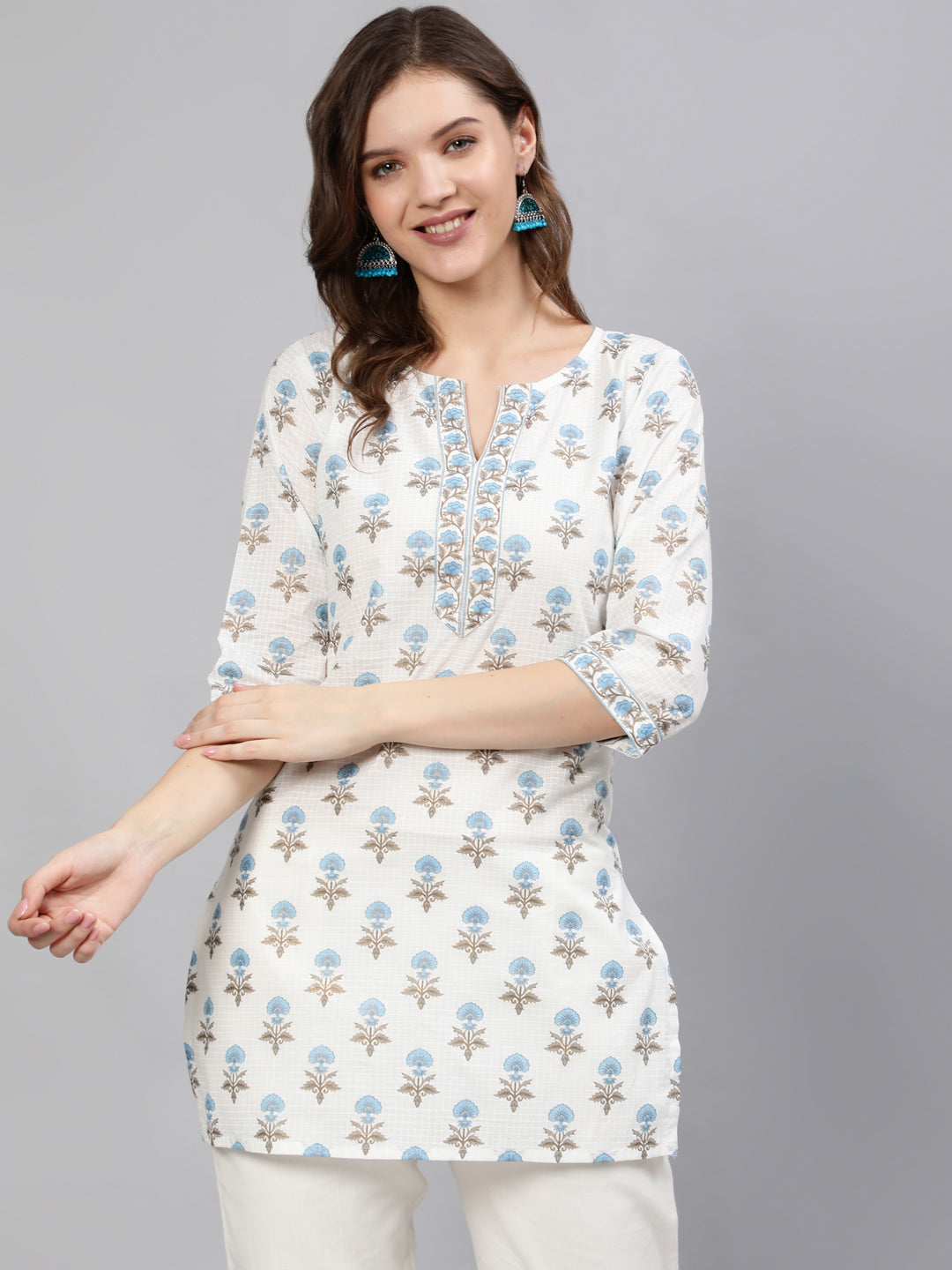 Women's Off-White Straight Tunic With Three Quarter Sleeves