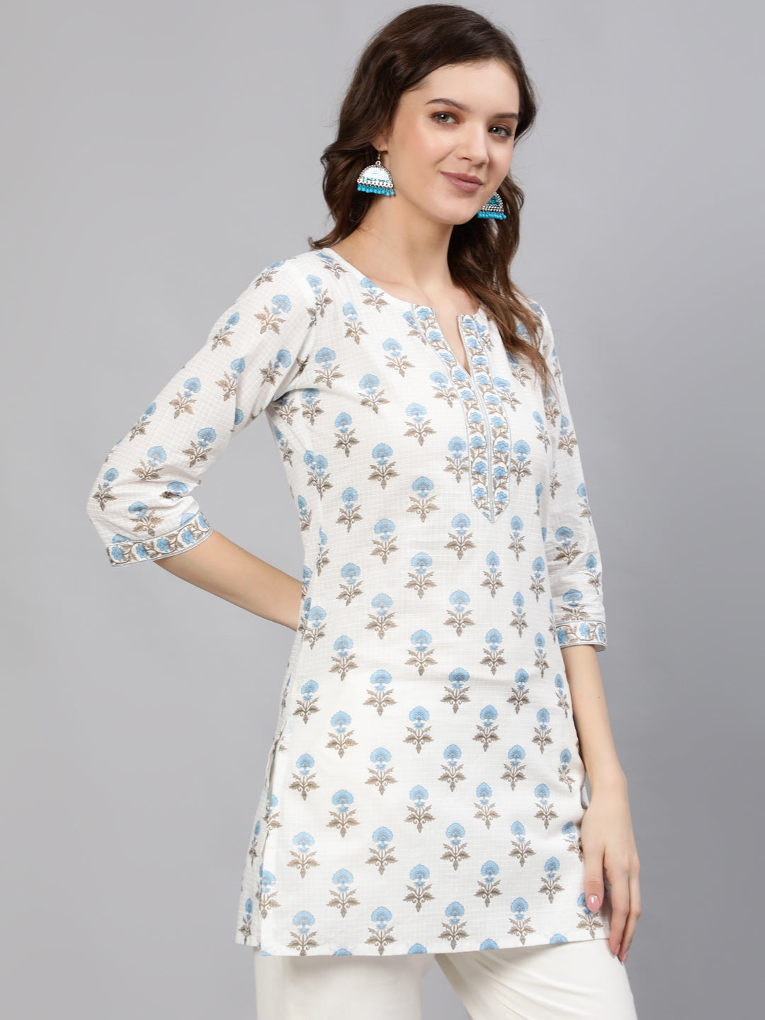 Women's Off-White Straight Tunic With Three Quarter Sleeves